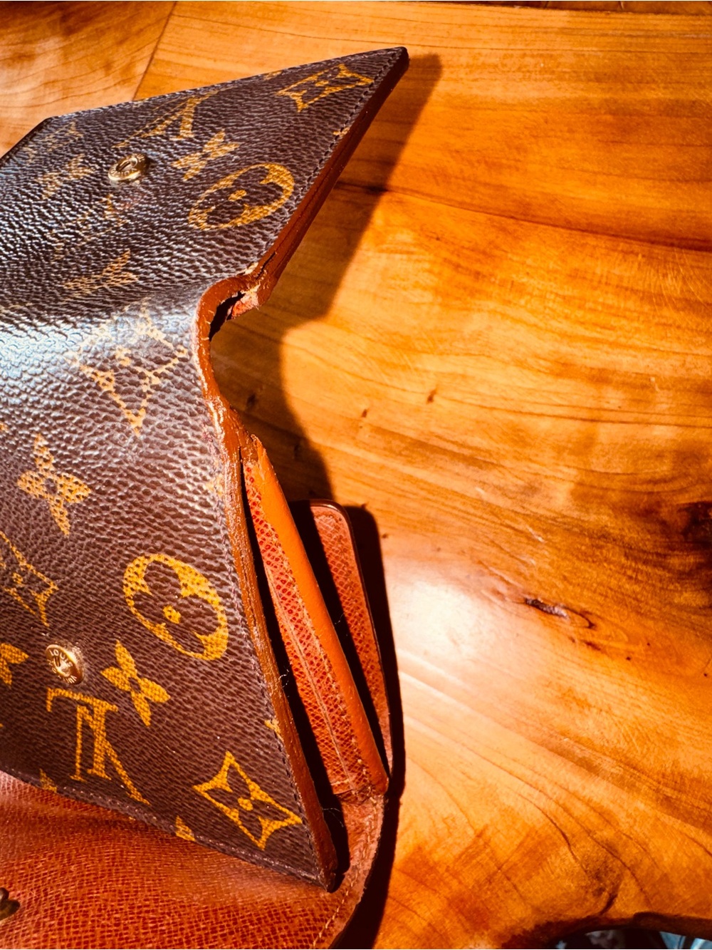 Louis Vuitton, Elise monogram, compact, vintage wallet - Picture 11 of 16